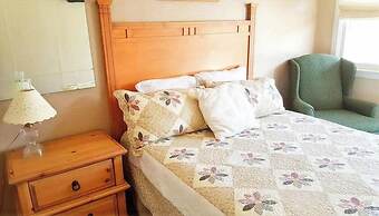 Gena's Sierra Inn & Restaurant