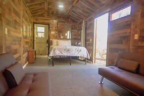 Gena's Sierra Inn & Restaurant