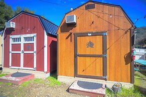 Gena's Sierra Inn & Restaurant