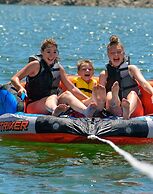 Gena's Sierra Inn & Restaurant