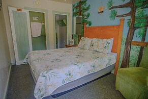 Gena's Sierra Inn & Restaurant