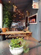 Gena's Sierra Inn & Restaurant