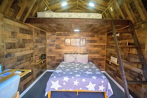 Gena's Sierra Inn & Restaurant