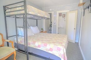 Gena's Sierra Inn & Restaurant