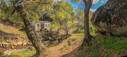 Gena's Sierra Inn & Restaurant