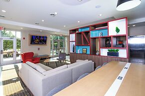 Holiday Inn & Suites Detroit - Troy by IHG