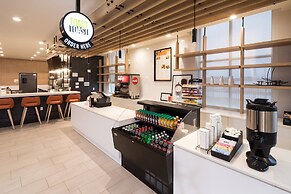 Holiday Inn & Suites Detroit - Troy by IHG