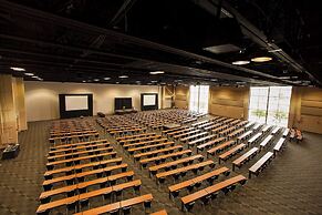 Holiday Inn & Suites Detroit - Troy by IHG