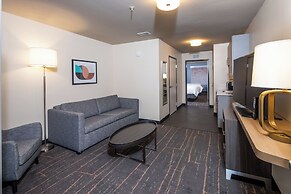 Holiday Inn & Suites Detroit - Troy by IHG