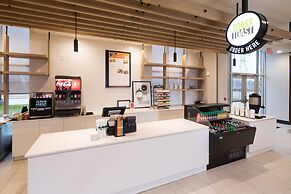 Holiday Inn & Suites Detroit - Troy by IHG