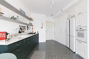 Chic and Sunny in the Heart of Tel Aviv