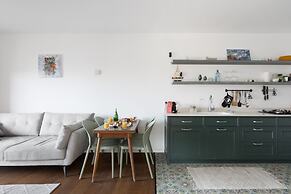 Chic and Sunny in the Heart of Tel Aviv