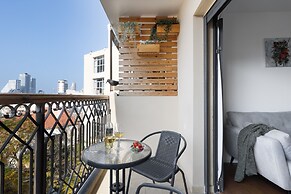 Chic and Sunny in the Heart of Tel Aviv