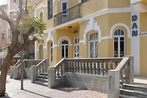 Chic and Sunny in the Heart of Tel Aviv