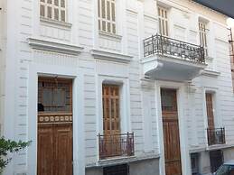 Feels Like Home 2 - One Bedroom Apartment