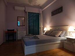 Feels Like Home 2 - One Bedroom Apartment