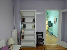 Feels Like Home 2 - One Bedroom Apartment