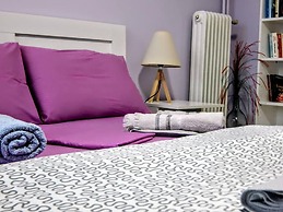 Feels Like Home 2 - One Bedroom Apartment