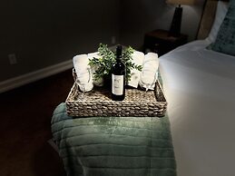 Stunning 3-bed House in Hollywood With hot tub