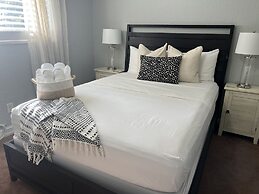 Stunning 3-bed House in Hollywood With hot tub