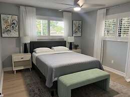 Stunning 3-bed House in Hollywood With hot tub