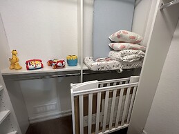 Stunning 3-bed House in Hollywood With hot tub