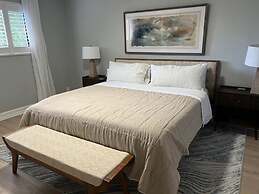 Stunning 3-bed House in Hollywood With hot tub