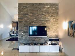 Stunning 3-bed House in Tema-ahenfie Villa