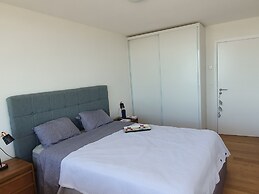 Modern Apartment First Line Beach, Montevideo UY