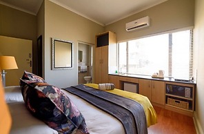 Leeuwenzee Guesthouse - Luxury Room With Self Catering