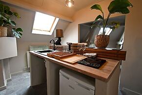 Cheap, Affordable Luxury in Antwerp Cc-4