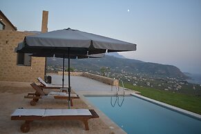Luxury Villa With Private Pool Kika Residences