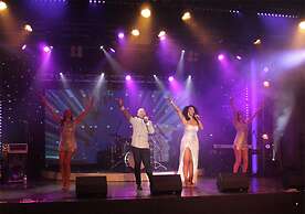 Caravan -chapel, Skegness With Decking From March