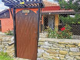 Cozy 1 Bed Cottage in Ognen, Near Karnobat, Burgas