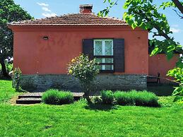 Cozy 1 Bed Cottage in Ognen, Near Karnobat, Burgas