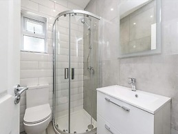 Charming 2-bed Apartment