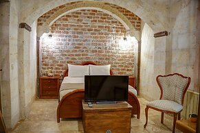 House 1938 Special Cave Hotel