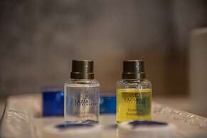 Lazar Lux Suites - Ammoudara