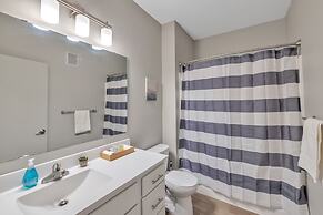 Comfortable 1BD Vector Suite With 95 Walkscore