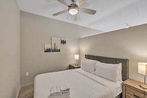 Comfortable 1BD Vector Suite With 95 Walkscore