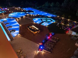 AQUASENSE Hotel & Resort