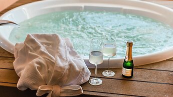 AQUASENSE Hotel & Resort