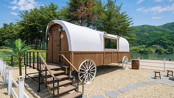 Gapyeong JH Poolvilla & Glamping