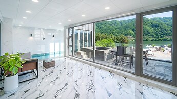 Gapyeong JH Poolvilla & Glamping