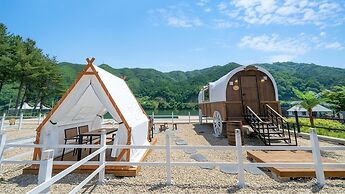 Gapyeong JH Poolvilla & Glamping