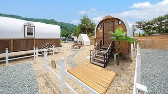 Gapyeong JH Poolvilla & Glamping