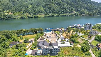 Gapyeong JH Poolvilla & Glamping