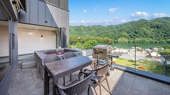 Gapyeong JH Poolvilla & Glamping