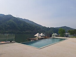 Gapyeong JH Poolvilla & Glamping