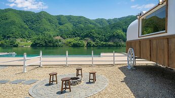 Gapyeong JH Poolvilla & Glamping